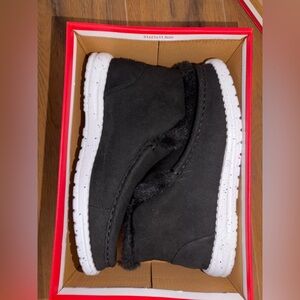 Ocean & Coast Black Ankle Boots Size 8.5 NEW With box.